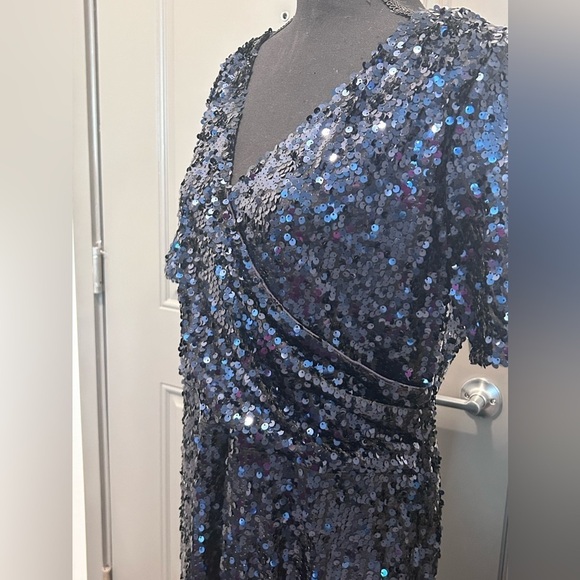 Calvin Klein Women's Dress Blue Sequin Short Sleeve V-Neck Gown - Picture 8 of 15